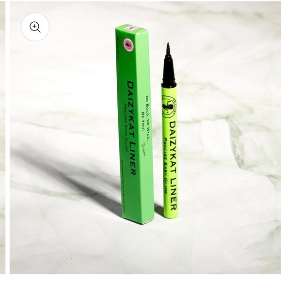 Daizykat Liner - Waterproof Matte Intense Black Eyeliner Glue (Green Packaging) - Picture 2 of 3